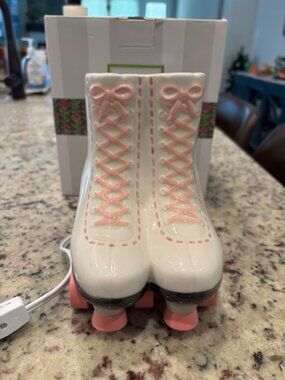 Scentsy Roller Skates Warmer (2016) - RETIRED